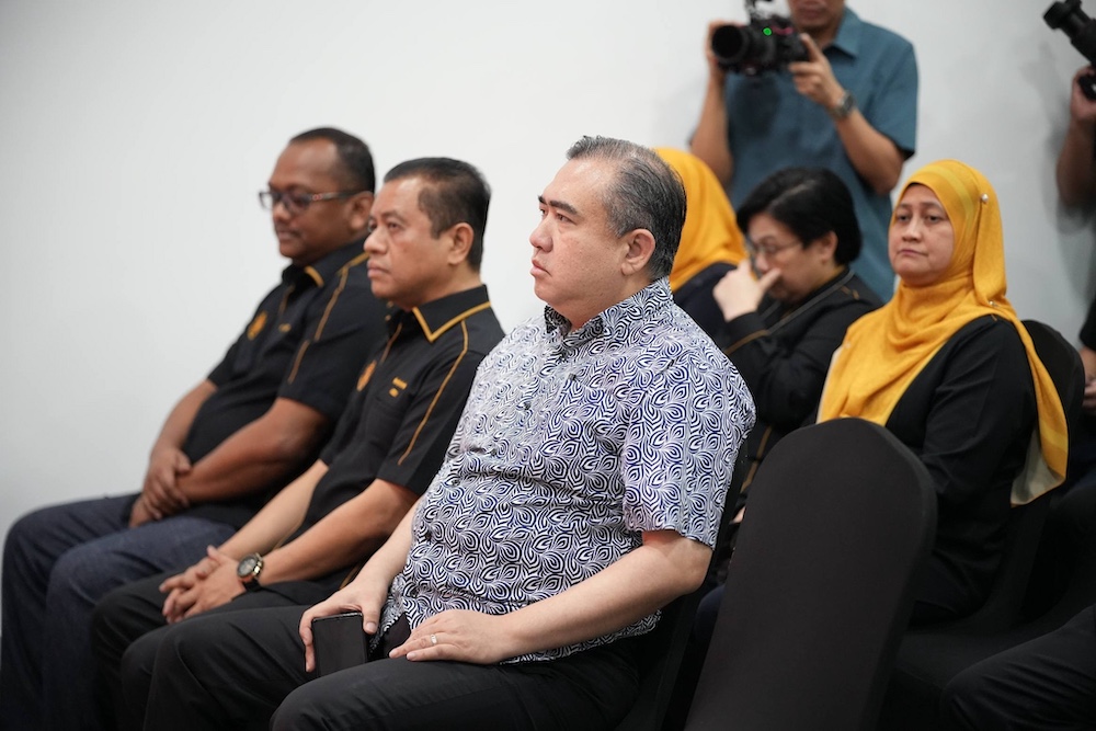 Kementerian Pengangkutan rasmi membukan lapan cawangan Perkhidmatan Pemeriksaan Kenderaan Motor (PPKM) sebagai alternatif kepada Puspakom