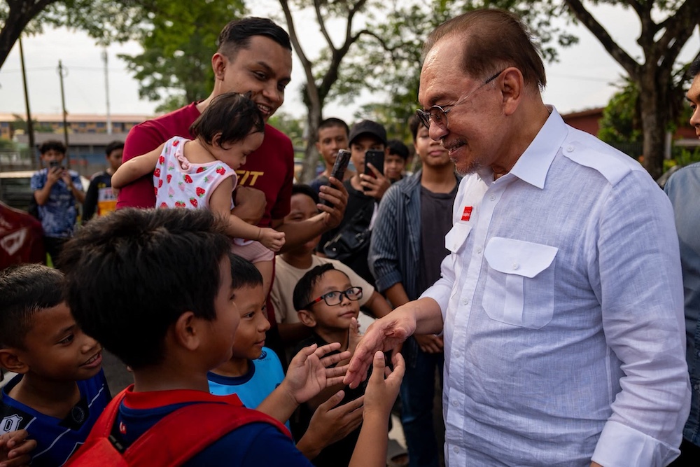 Perdana Menteri, Datuk' Seri Anwar Ibrahim santuni warga PPR Taman Desa Mutiara, Tebrau, Johor