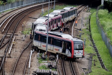 Tren Rapid KL Tergelincir Di Chan Sow Lin, Laluan Ampang/Sri Petaling Tergendala Pagi Ini