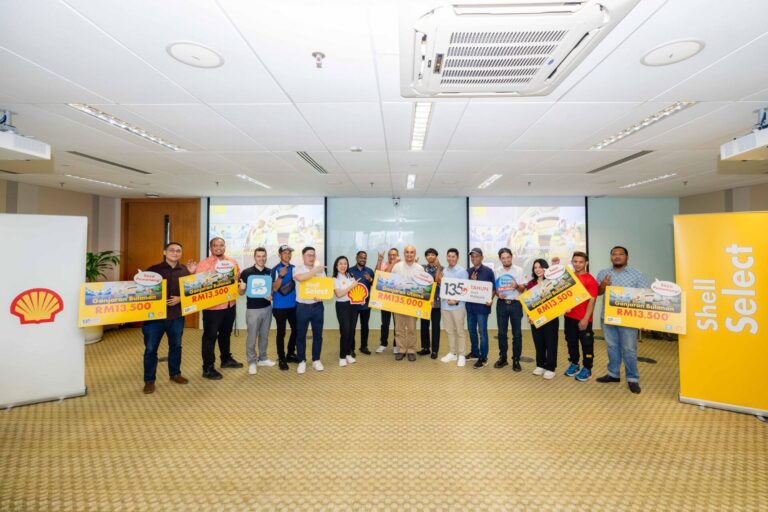 Rezeki Bermula Dengan Sebotol Air, Dua Pembeli Raih Hadiah Utama Wang Tunai RM135,000