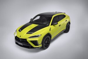 Depan dan atas Lamborghini Urus SE Performante