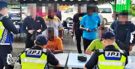 Pemandu Kenderaan Komersial Positif Dadah Ditahan JPJ, AADK di Plaza Tol Gombak JPJ dan AADK tahan pemandu kenderaan komersil positif dadah di Plaza Tol Gombak