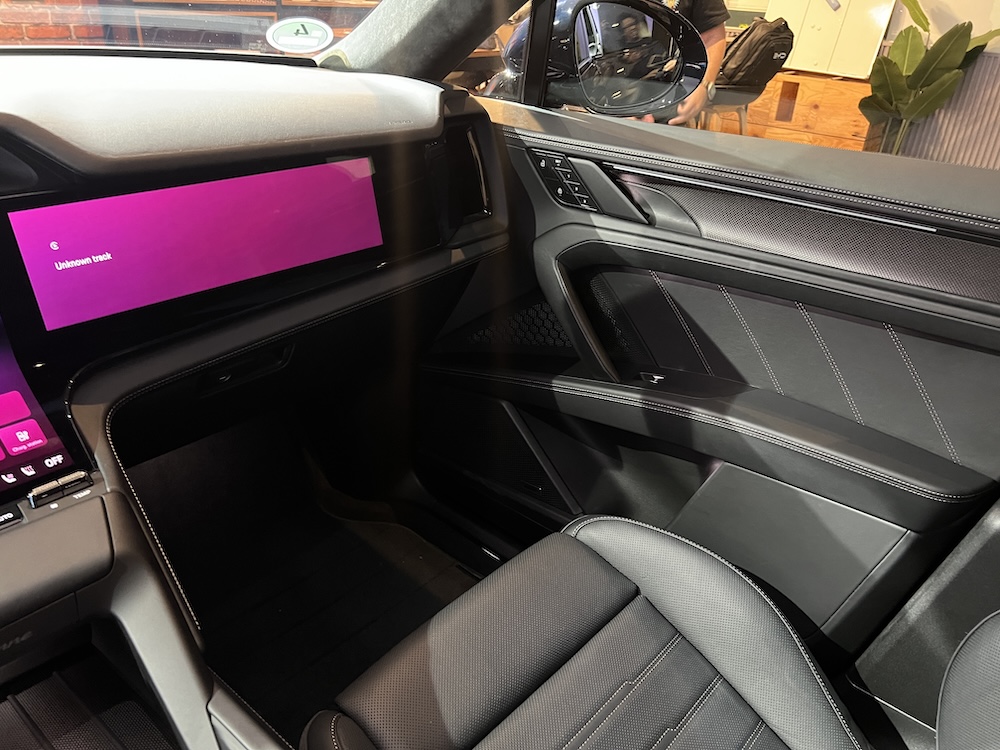 Porsche Cayenne Turbo Electric previu di Malaysia