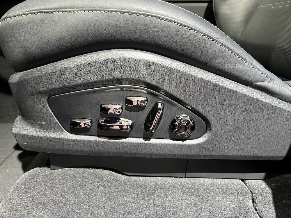 Porsche Cayenne Turbo Electric previu di Malaysia